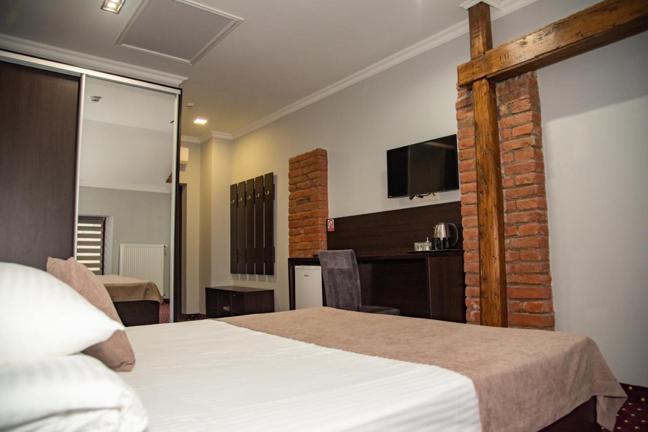 T&S Apart-Hotel Çernivtsi Dış mekan fotoğraf