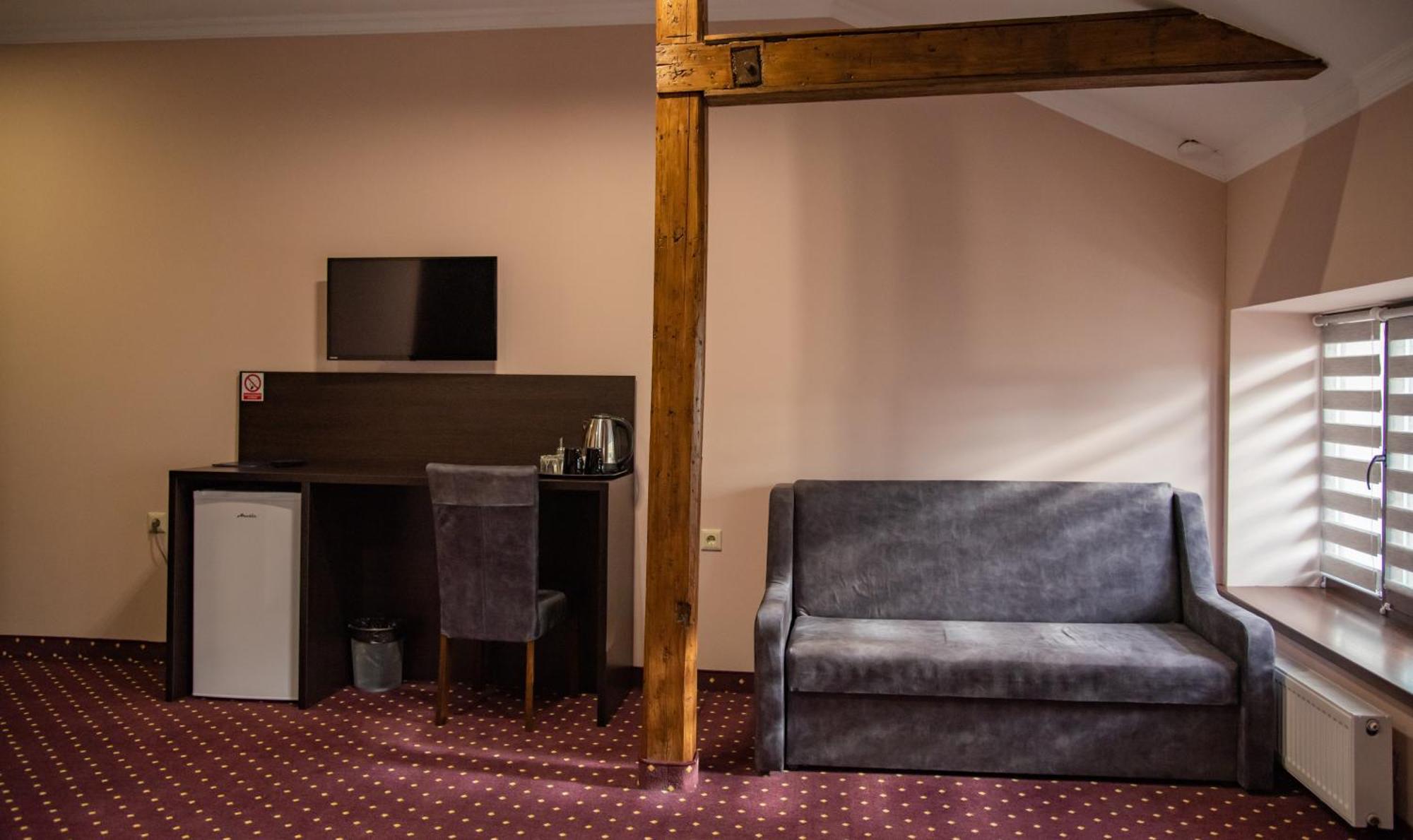 T&S Apart-Hotel Çernivtsi Dış mekan fotoğraf
