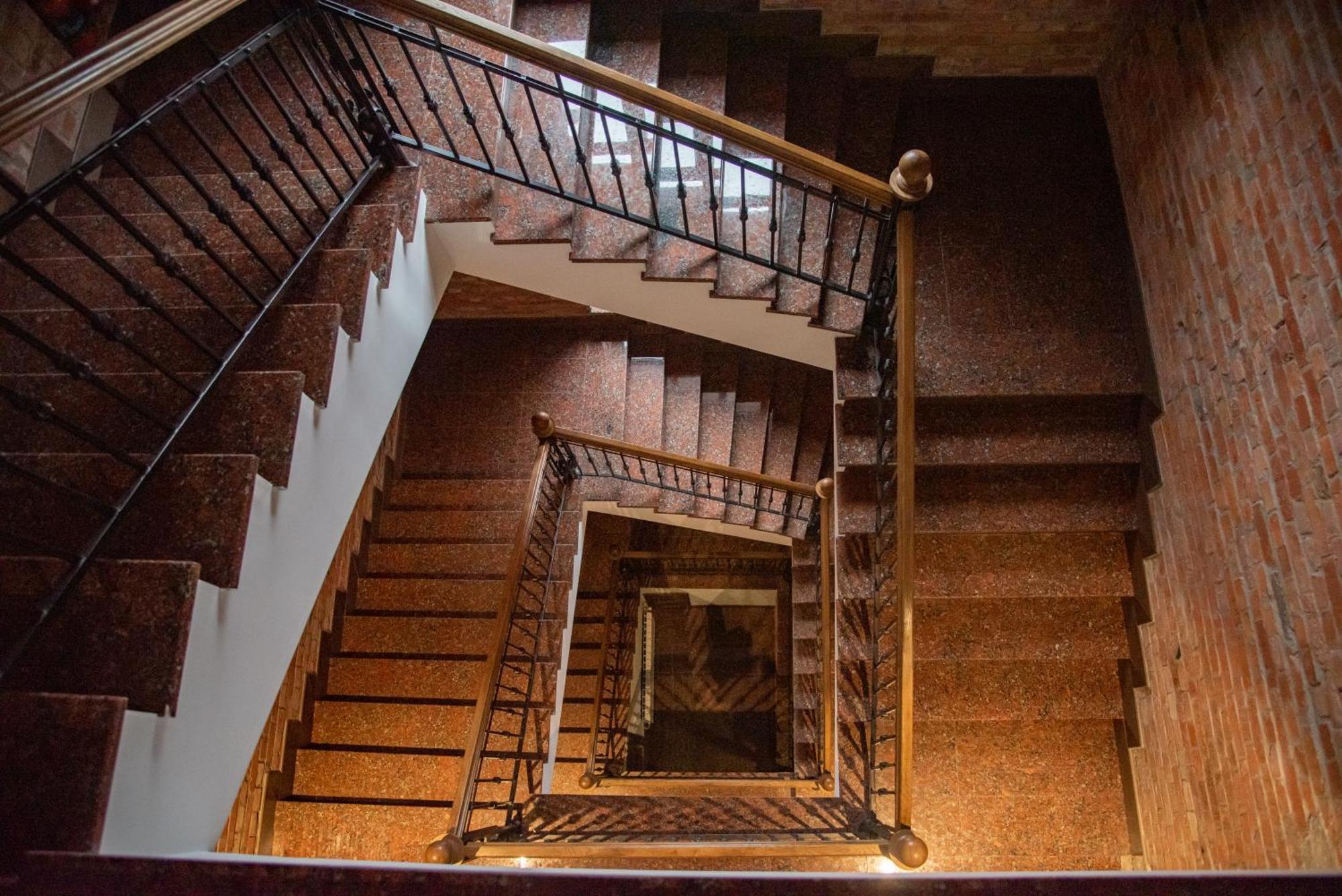 T&S Apart-Hotel Çernivtsi Dış mekan fotoğraf