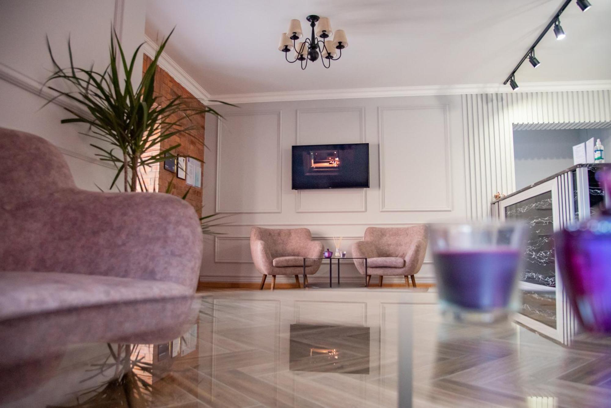 T&S Apart-Hotel Çernivtsi Dış mekan fotoğraf