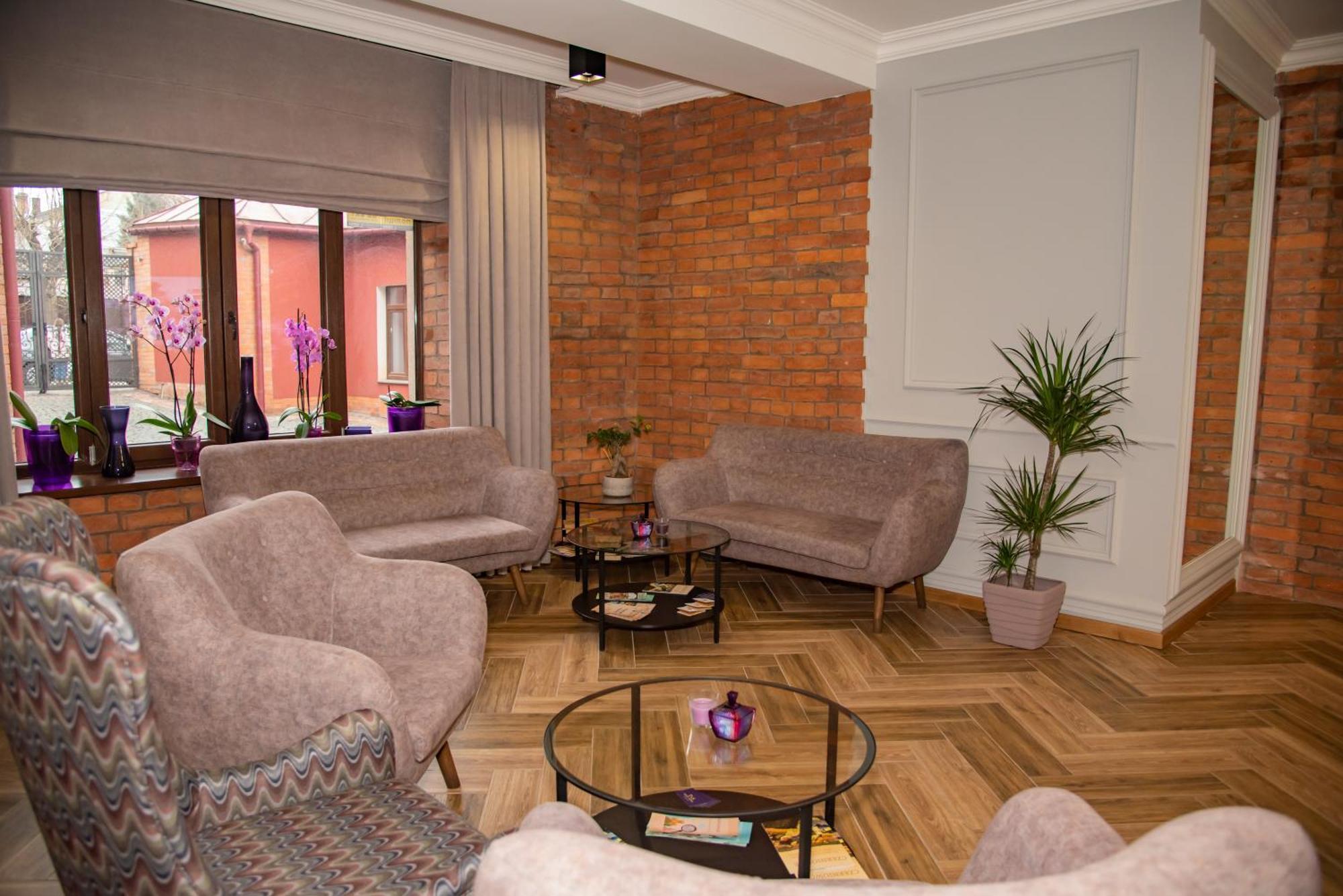 T&S Apart-Hotel Çernivtsi Dış mekan fotoğraf